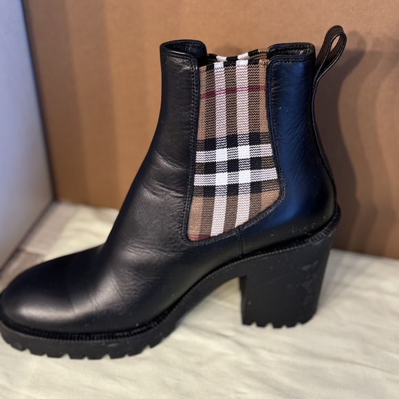 Burberry Black Leather Ankle Boots - Picture 5 of 7